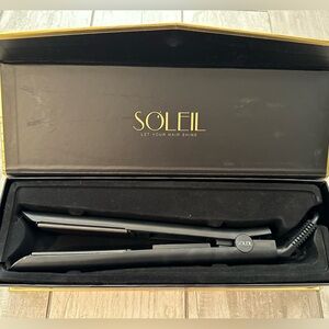 Soleil Black Hair Straightener